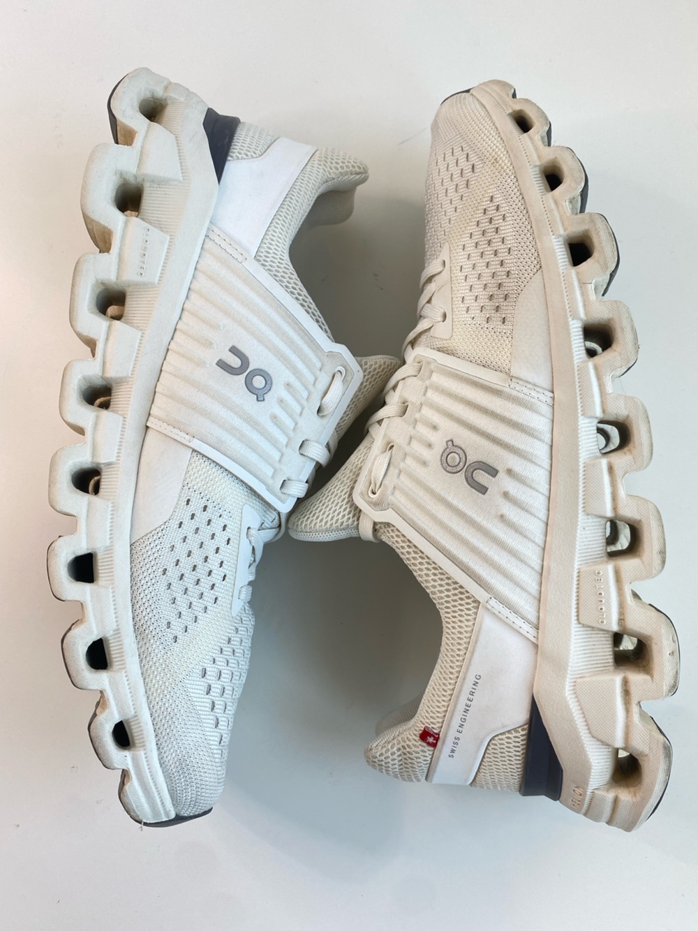 On Running White/ Off White Cloudswift 4 Knit Runner Lace up Shoes size 8 Helion - Picture 7 of 15
